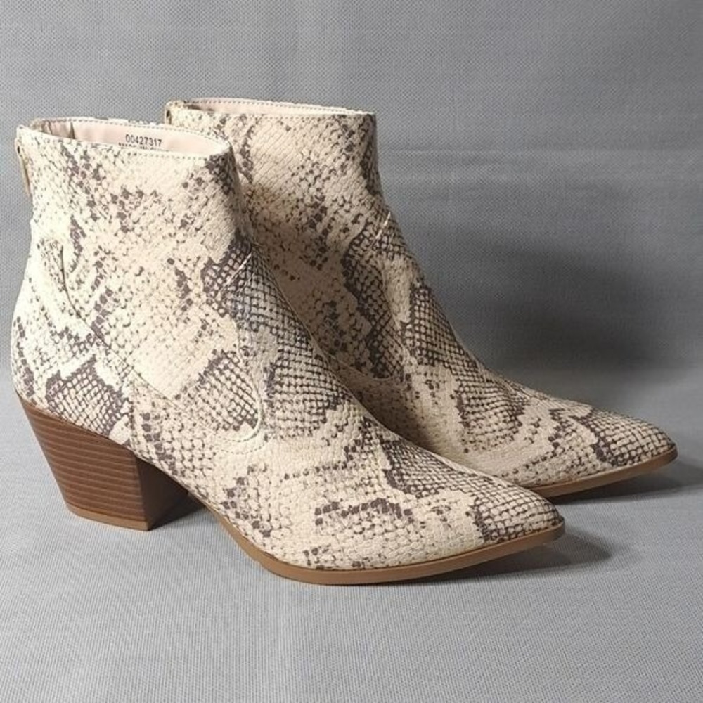Forever 21 Women's Ankle Boots Snake‎ Print Size 7.5 Beige & Grey
